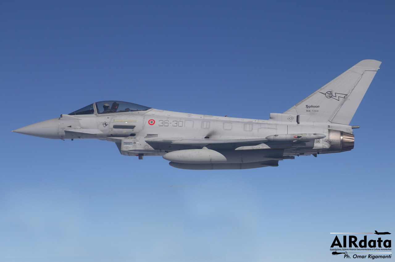 F2000 AM 17