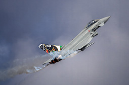 F2000 AM 32